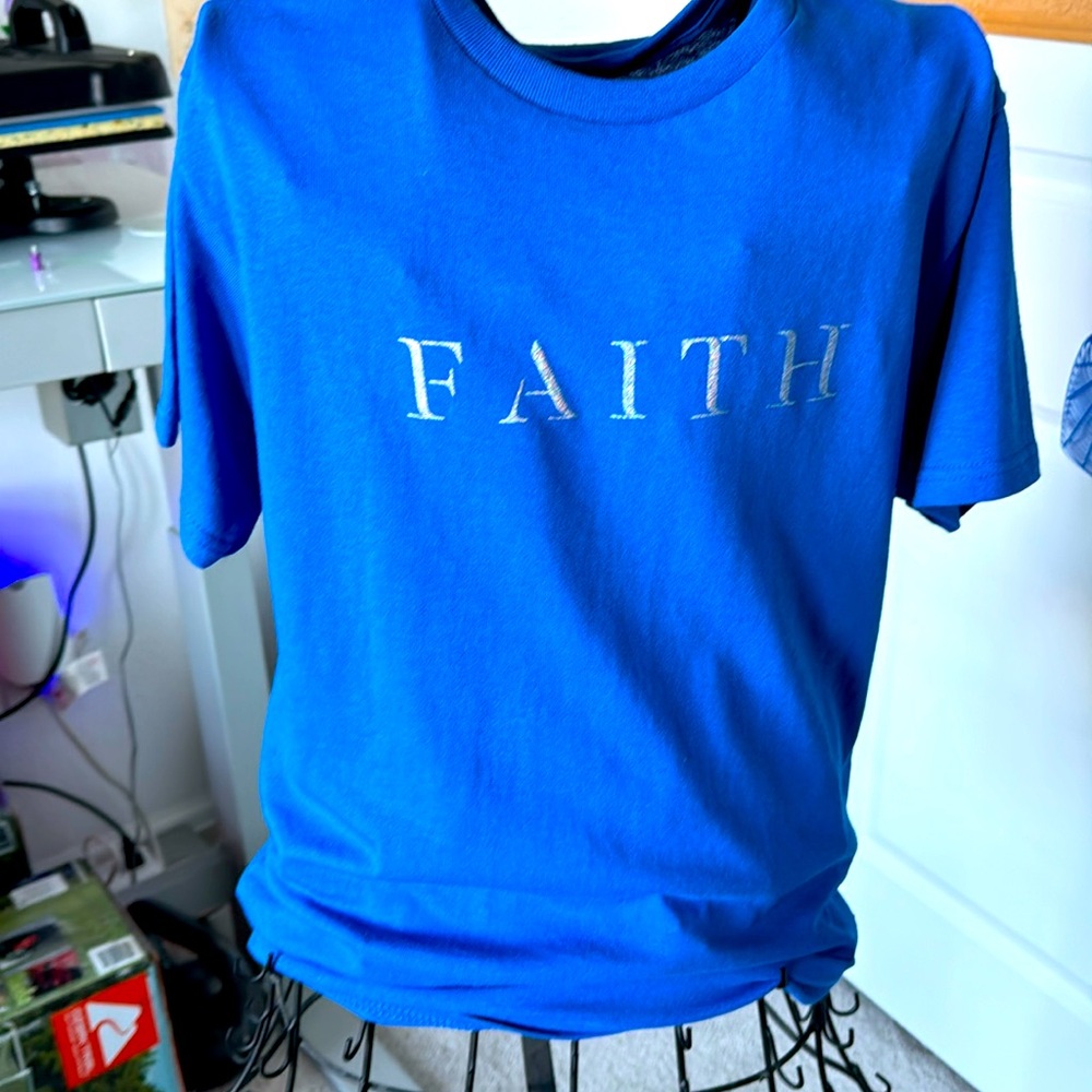 F.A.I.T.H base t-shirt